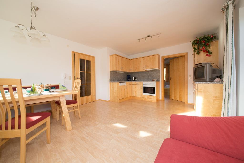 Appartement Bio-Bauernhof Einberghof à Pfarrwerfen Chambre photo